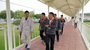 02参观广州丰田汽车公司厂区环境.jpg