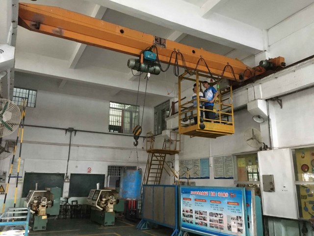 桥吊2(640X480).jpg
