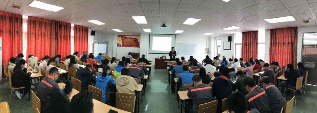 E:\培训部\7、宣传稿\岑校1-2.jpg 新浦京